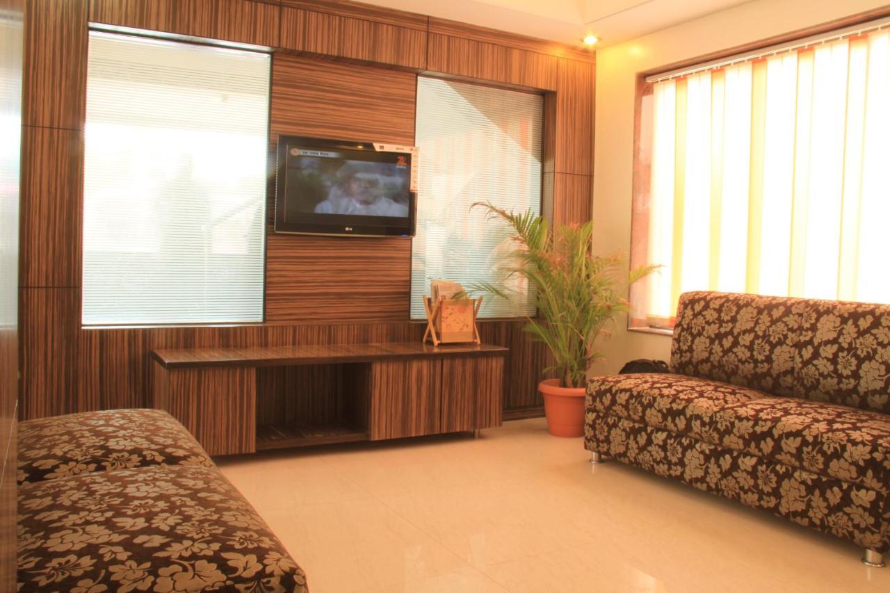 Hotel Sai Gurusthan Ширди Экстерьер фото