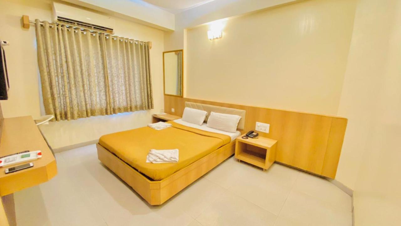 Hotel Sai Gurusthan Ширди Экстерьер фото