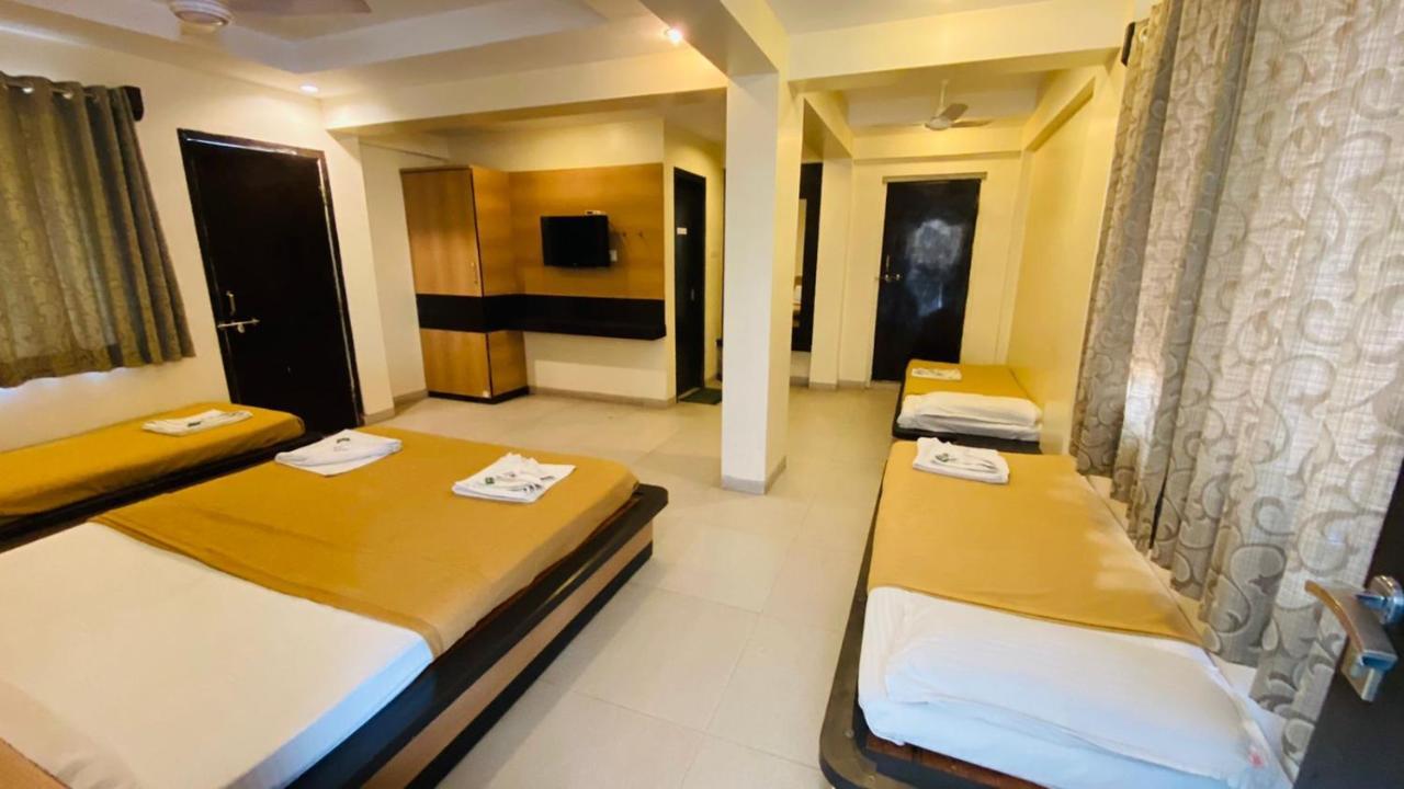 Hotel Sai Gurusthan Ширди Экстерьер фото